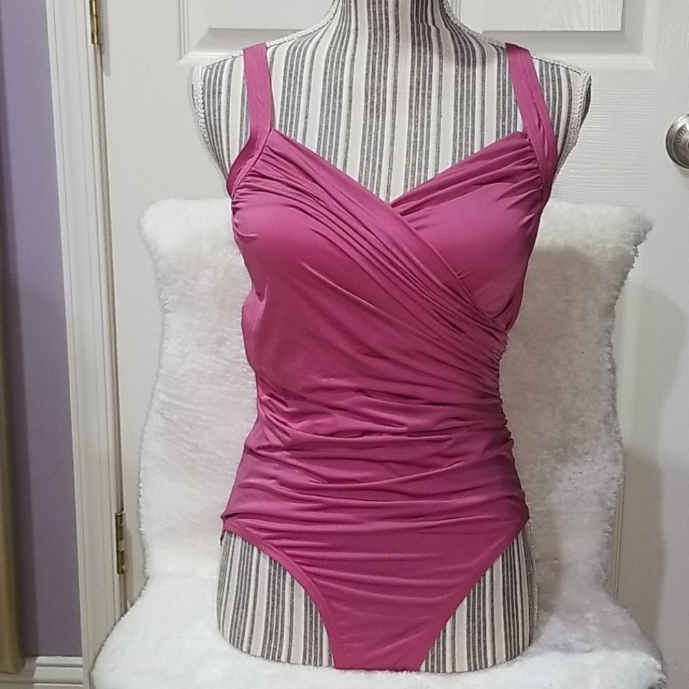 Emerald Bay one-piece swimsuit 🩱 Women Size 12